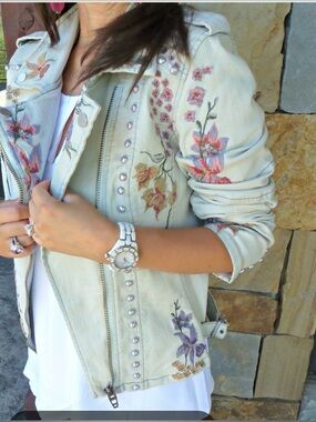 Blank NYC Light Wash Floral Embroidered Jean Jacket